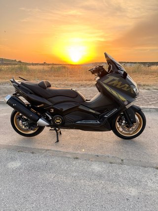 YAMAHA TMAX 530