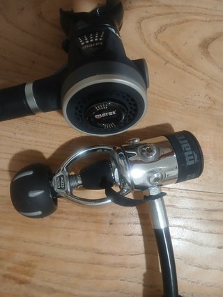 Regulador de buceo Mares