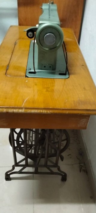 Máquina de coser Wertheim antigua