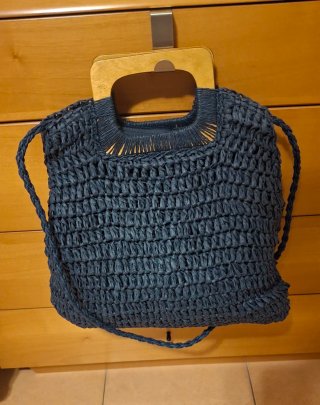 Borsa paglia blu con manici in legno