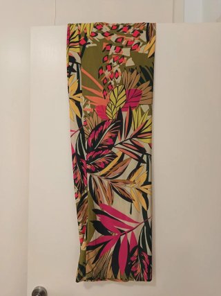 Conjunto fluido ADET estampado tropical