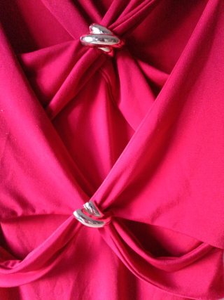 Body elegante vino con detalles dorados