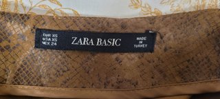 Falda Zara efecto ante print serpiente XS