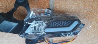 Intermitentes LED Yamaha XMAX 2025 a extrenar.