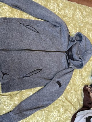 4 Sudadera Nike Hombre Verde Oliva y otras  W3