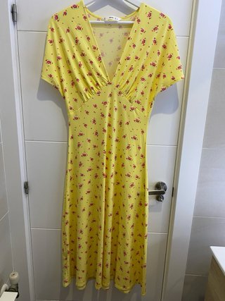 Vestido amarillo floral