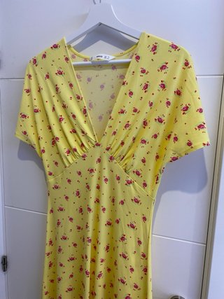 Vestido amarillo floral