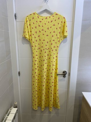 Vestido amarillo floral