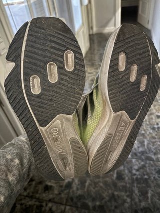 Zapatillas deportivas Adidas blancas y verdes