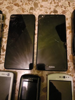 Lote de móviles Sony Ericsson, Nokia, Huawei, Sams