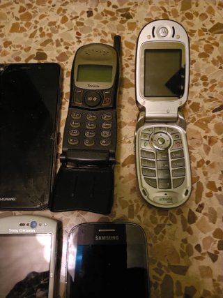 Lote de móviles Sony Ericsson, Nokia, Huawei, Sams