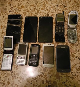Lote de móviles Sony Ericsson, Nokia, Huawei, Sams