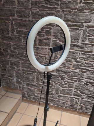 Aro de luz con trípode y mando