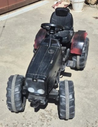 Tractor de pedales para niños,en Canillas de esgue
