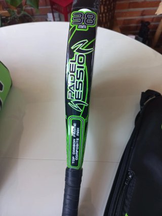 Lote pala pádel, bolas, bolsa y fundas