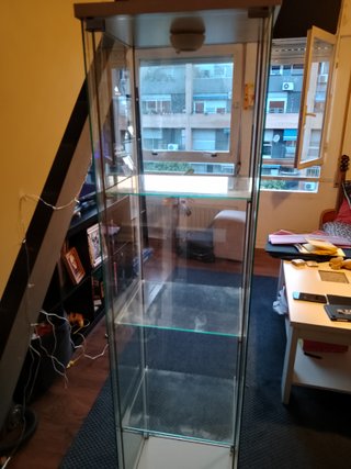 Vitrina Ikea con luz LED