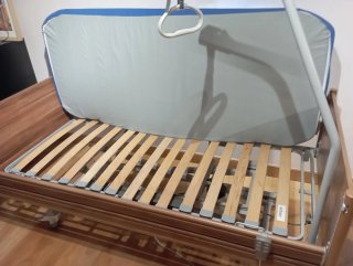 Cama articulada geriátrica