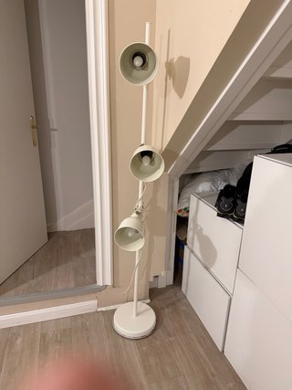 Lámpara de pie metálica 3 focos