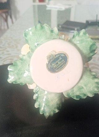 Rosa de porcelana hecha a mano Nápoles Italia