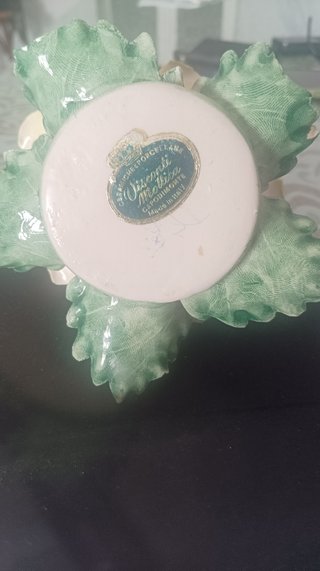 Rosa de porcelana hecha a mano Nápoles Italia