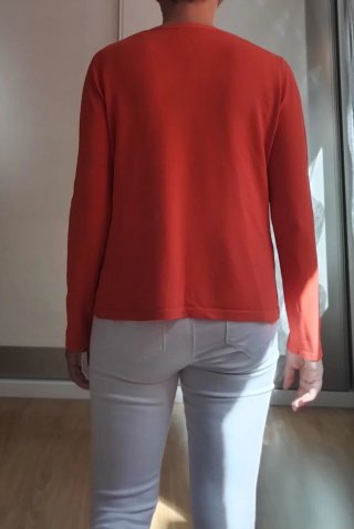 Conjunto naranja y blanco