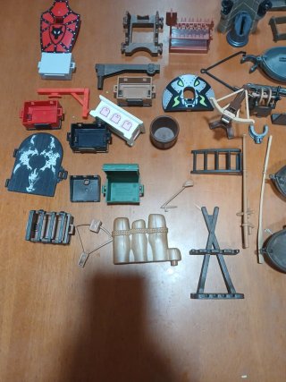 Lote piezas de barcos y otras piezas de playmobil