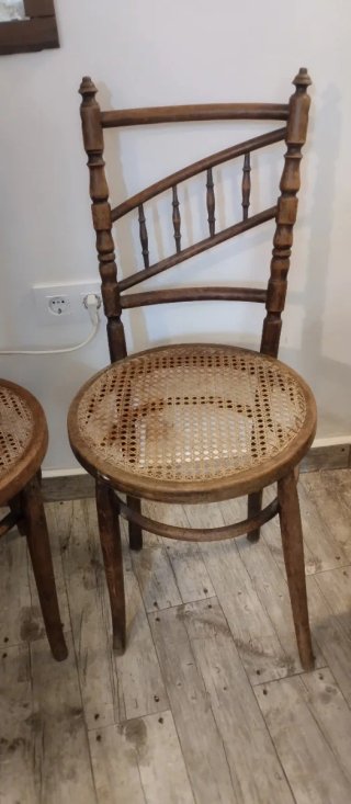 2 Sillas decorativas tipo Tonet Madera y Rejilla