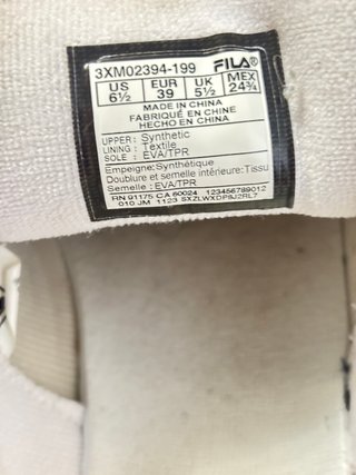 Zapatillas Fila Blancas y Rosas