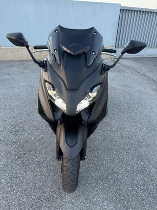 YAMAHA TMAX 560