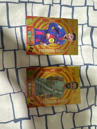 Cromo Futbol Pedri y Isco Premium Oro