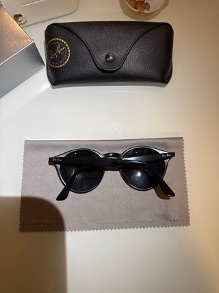 Gafas de sol Ray-Ban RB2180 negras