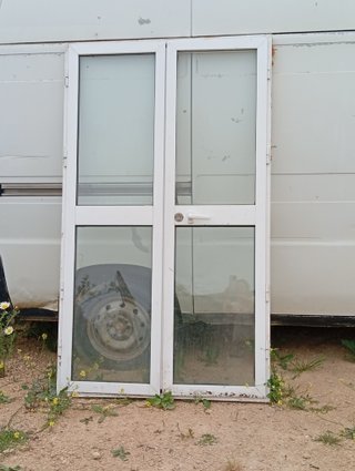 Puerta doble cristal con cerradura