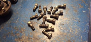 Juego completo tornillos de rueda seat 600,850,etc