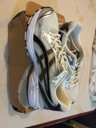 Zapatillas deportivas parecidas a Asics plateadas