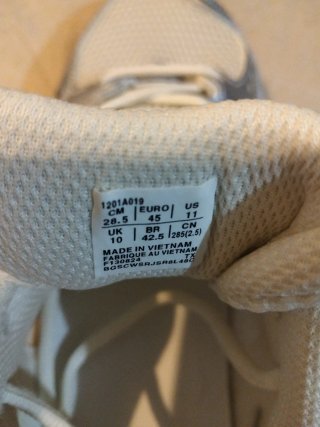 Zapatillas deportivas parecidas a Asics plateadas