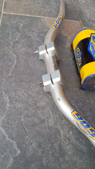 Manillar 28mm Factory 909 con torretas