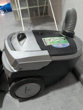Aspiradora Nilfisk Plata