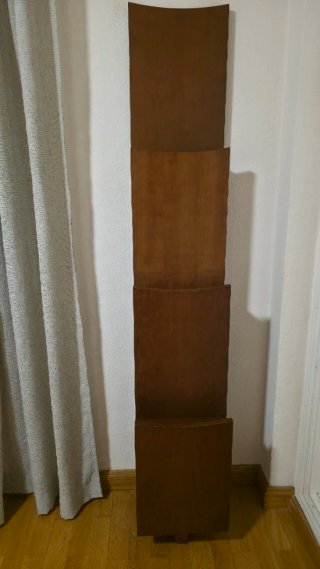 Librería de madera de nogal