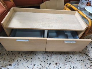 Mesa de TV con ruedas