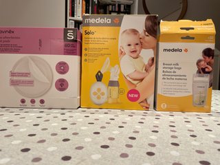 Sacaleches Medela Solo y bolsas guardaleche