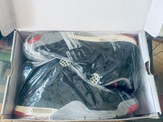 Nike Air Jordan 4 Retro”Bred”1999, Talla 44,nuevas