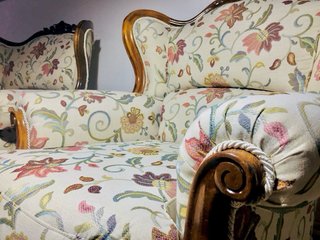 Sofá y sillones clásicos Luis XV tapizado nuevo