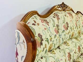 Sofá y sillones clásicos Luis XV tapizado nuevo