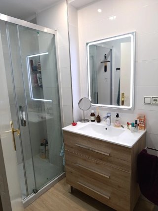 Se alquila habitación para chica sola