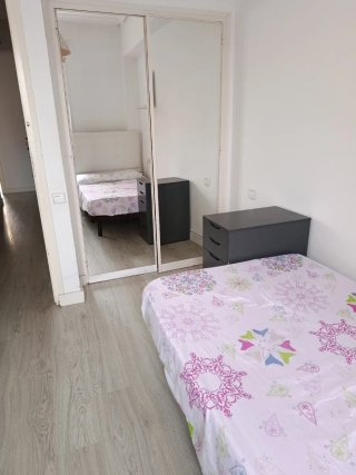 Se alquila habitación para chica sola