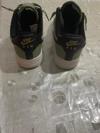 Nike Air Force 1 Verde y Dorado
