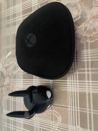 Xbox One S 1TB Blanca + Mando y Juegos