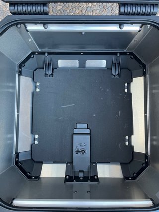 Givi Outback 42L + Soporte Tenere 700