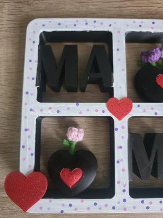Marco Madre con tulipanes y corazones