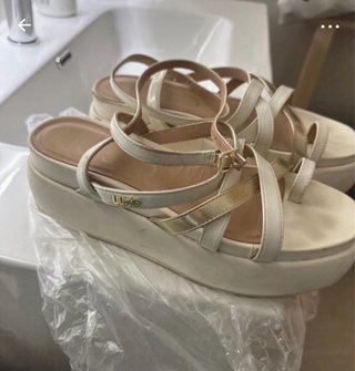 Sandalias Plataforma Liu Jo Blancas y Doradas T.39